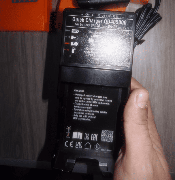 QD405000 Original HBC Shield Machine Ladegerät für BA405131, BA405130, BA4051L1 Akku