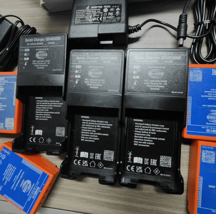 QD405000 Original HBC Shield Machine Ladegerät für BA405131, BA405130, BA4051L1 Akku